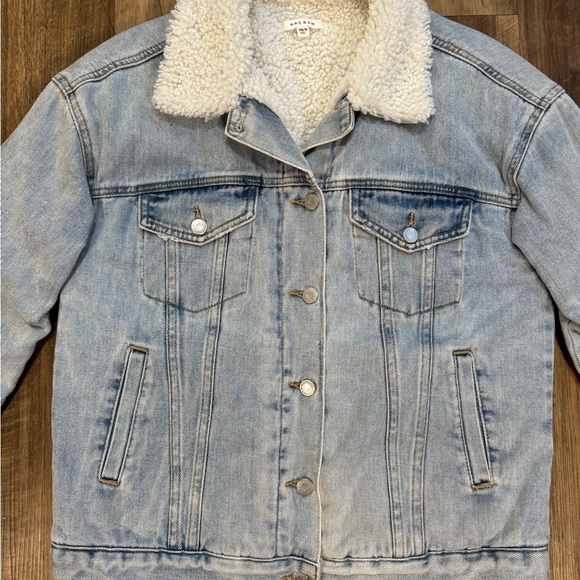 Pacsun Light Blue Denim Jacket with Sherpa Collar - Picture 5 of 16